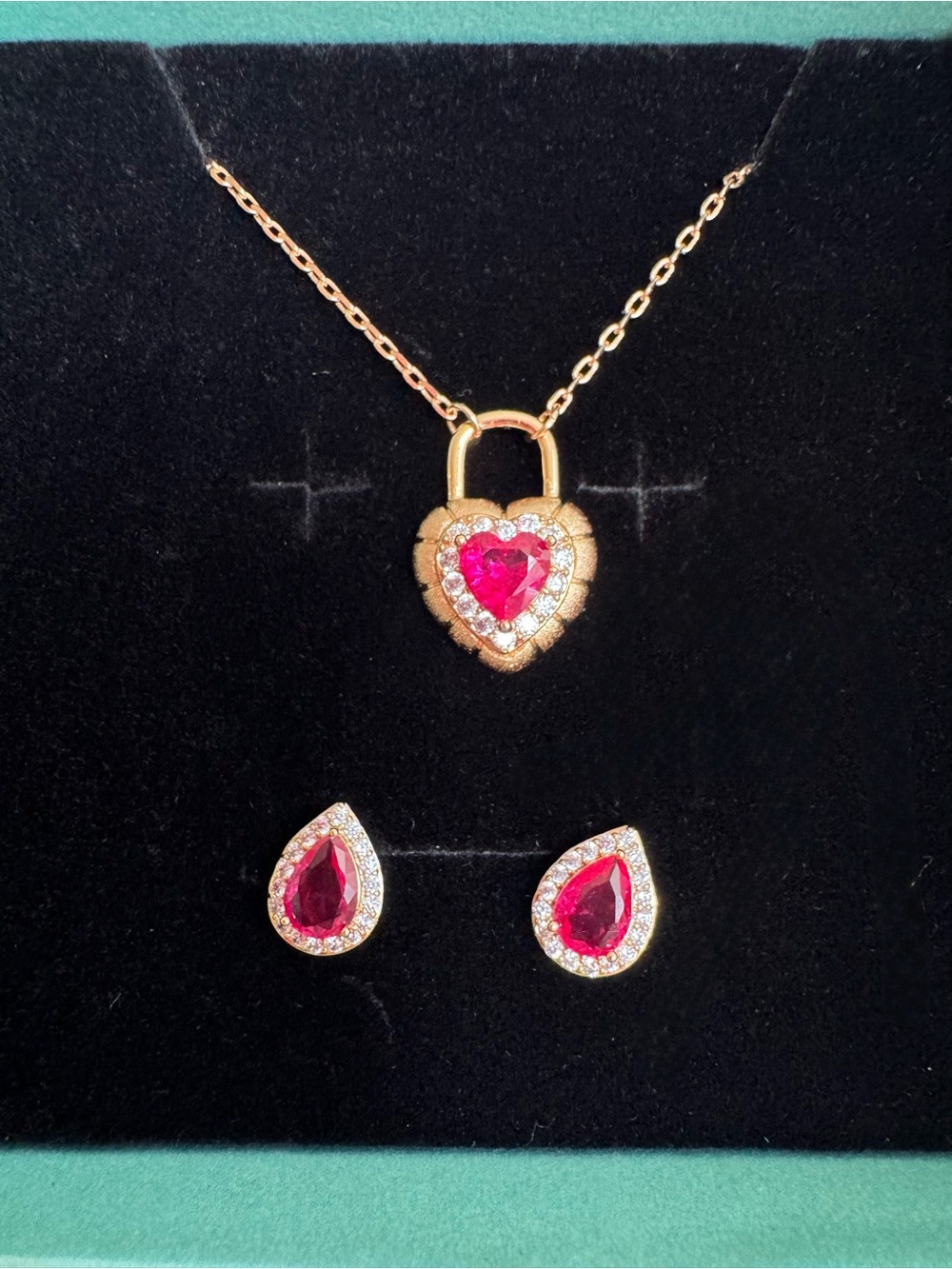 Set ❤️🍐: Rose Gold Plated Ruby Red CZ Heart Necklace and Pear Stud 925 Earrings